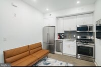 Building Photo - 3127 Richmond St