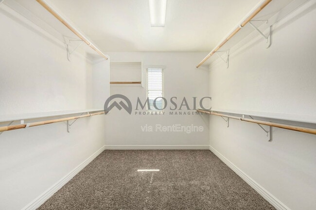 Building Photo - 2464 E Hazeltine Way