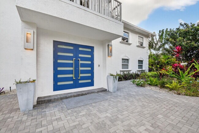 Building Photo - 2900 Greenbriar Blvd
