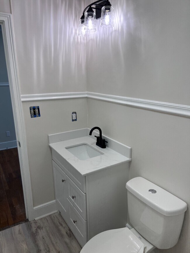 Building Photo - 486 Hope St