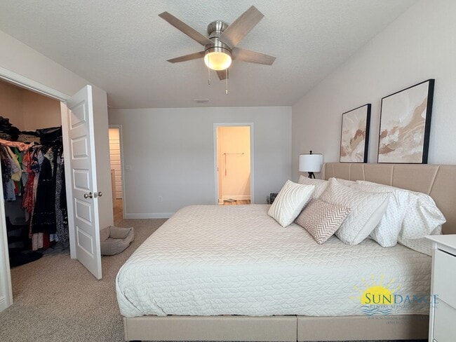 Building Photo - Stunning 3 Bedroom Townhouse in Brittany Oaks!