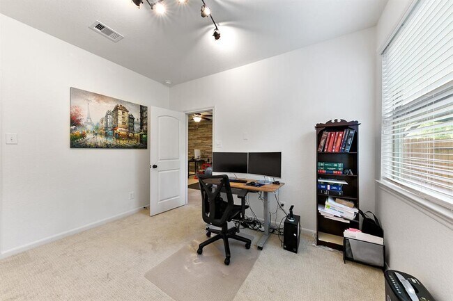 Building Photo - 126 Biltmore Loop