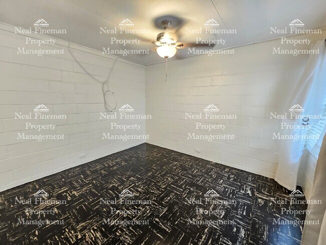 Building Photo - NO PARKING. Rented as shown. 1 Bed 1 Bath Apartment. Month to Month lease. Water and Sewer includ...