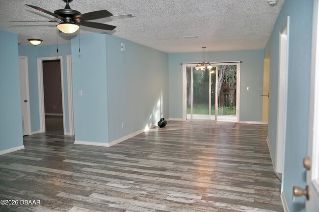 Building Photo - 277 Galbraith Ave