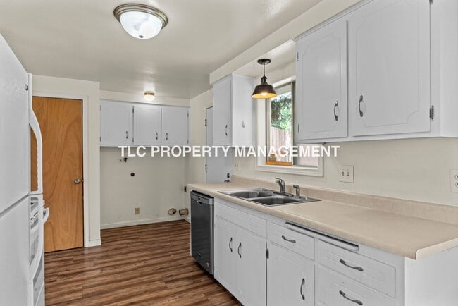 Building Photo - 4669-4671 Barger Drive