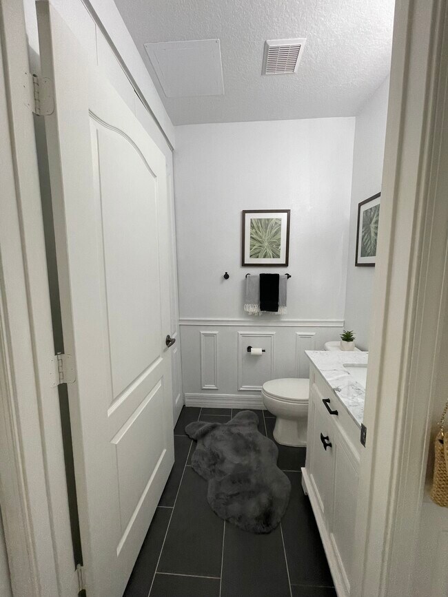 Building Photo - 500 Mirasol Cir