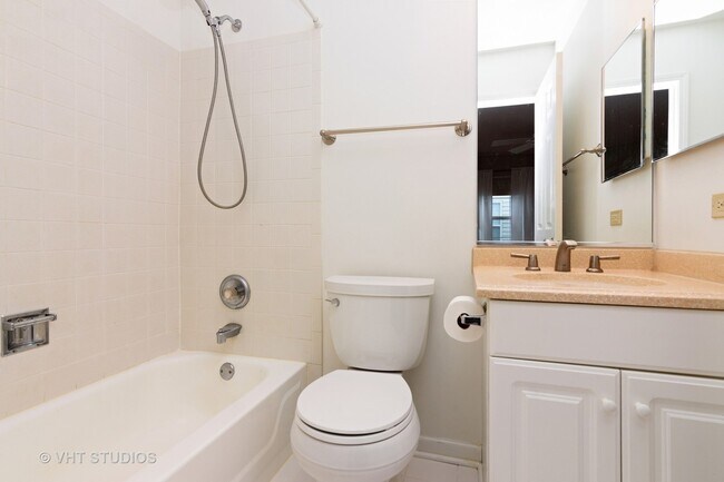 Building Photo - 1221 Orleans Dr