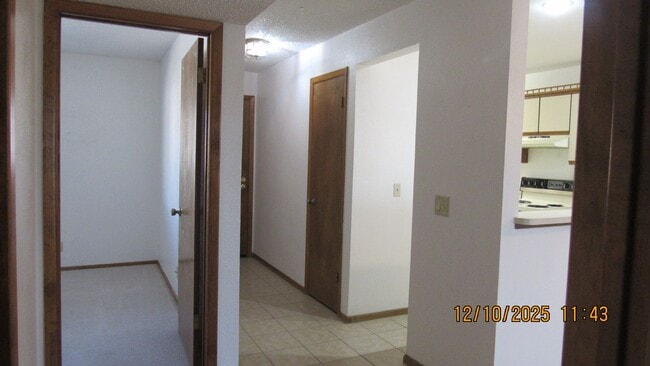 Building Photo - 2 Bed 2 Bath with Lake View