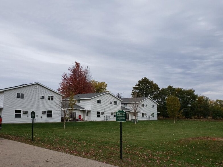Building Photo - 1133 W South Park Ave