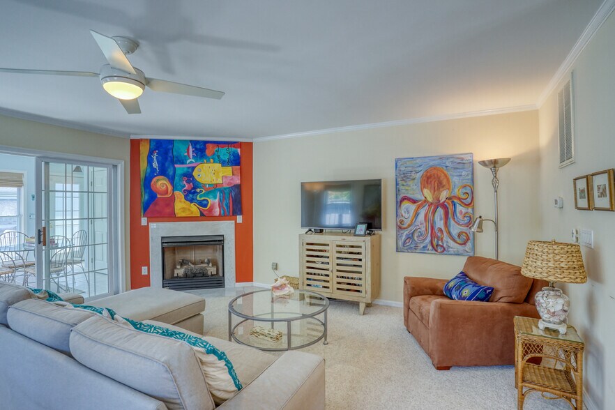 Living Space - 320 Blue Heron Dr