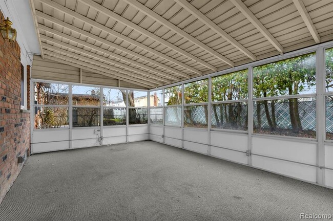 Building Photo - 17471 Evans St