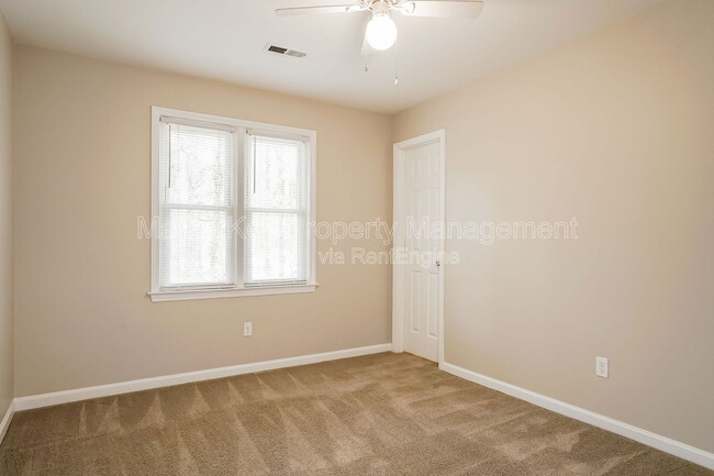 Building Photo - 121 S Atley Ln