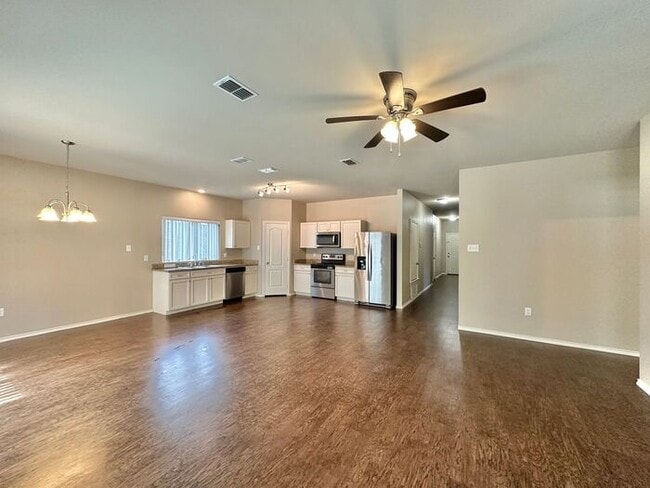 Building Photo - AVAILABLE NOW! Cozy 4 Bedroom2 Bath Home in West Tyler!