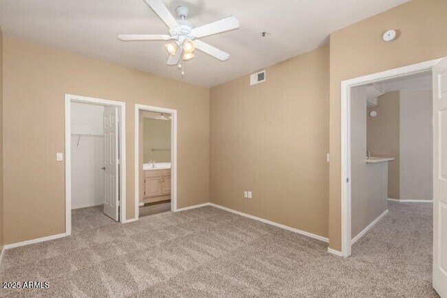 Building Photo - 11375 E Sahuaro Dr