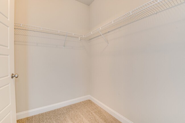 Building Photo - 140 Pebble Ln