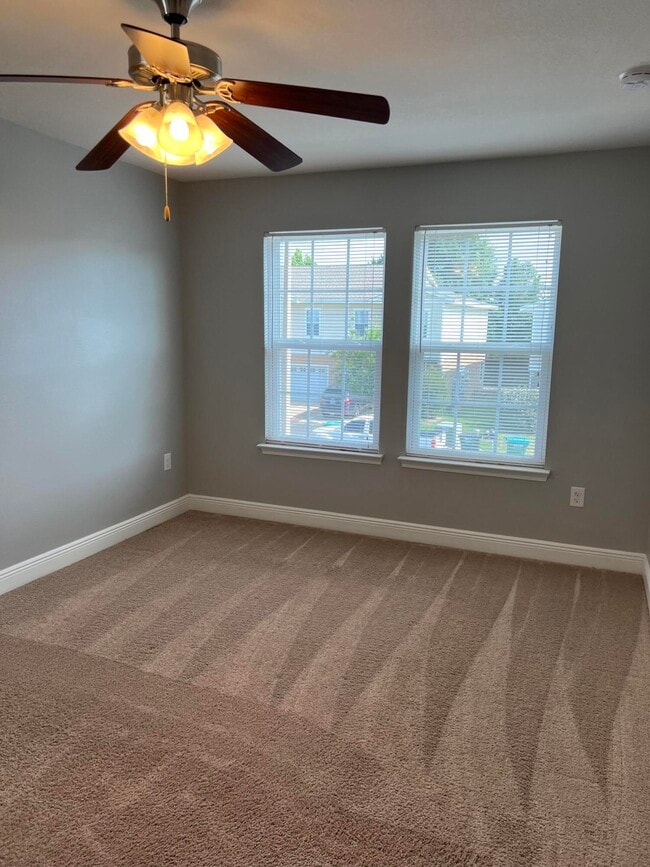 Building Photo - 171 Iron Horse Dr E