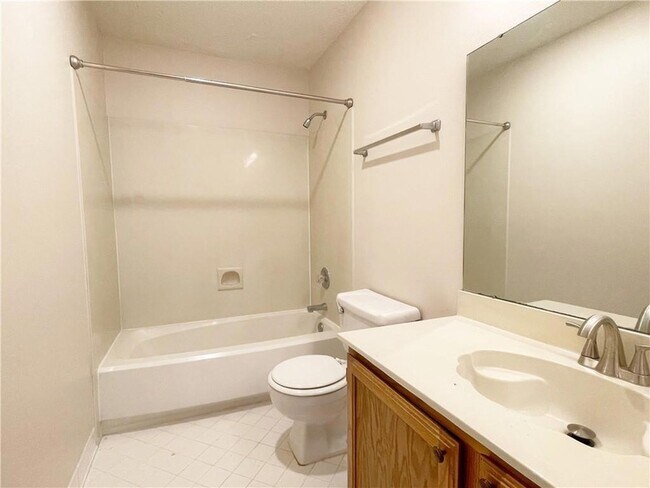 Building Photo - 109 Silverwood Dr