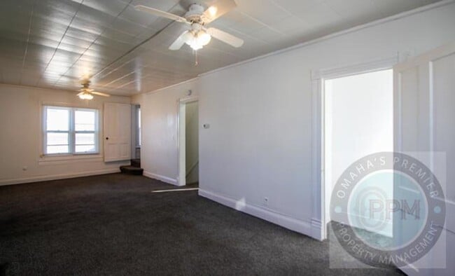 Building Photo - 4824 Webster St