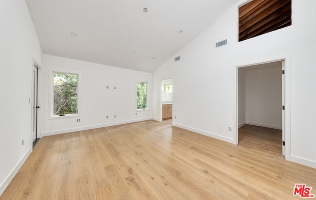 Building Photo - 4285 La Salle Ave