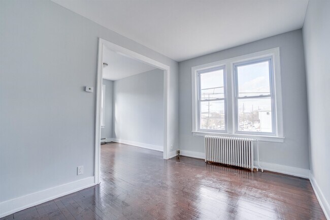 Building Photo - 678 Liberty Ave