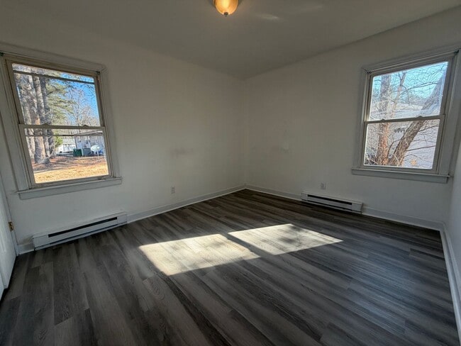 Building Photo - One story duplex