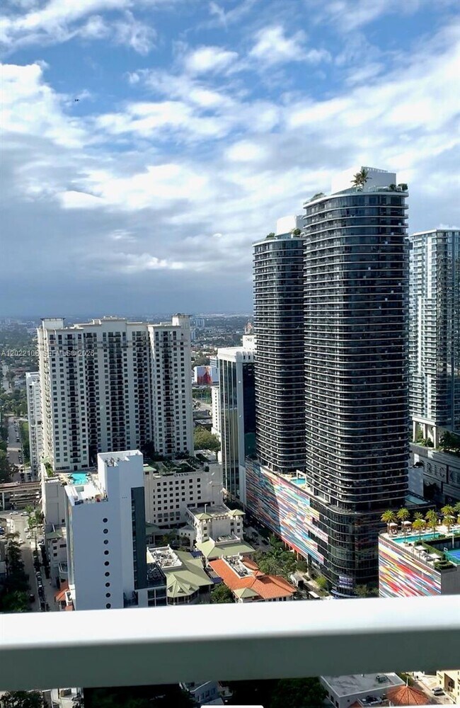Building Photo - 951 Brickell Ave