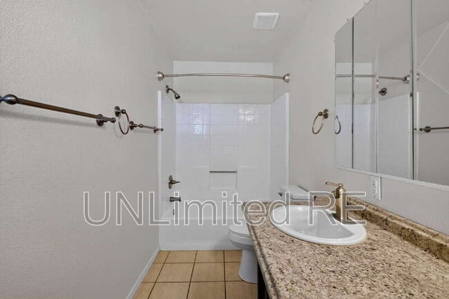 Building Photo - 2250 Atlantic Dr