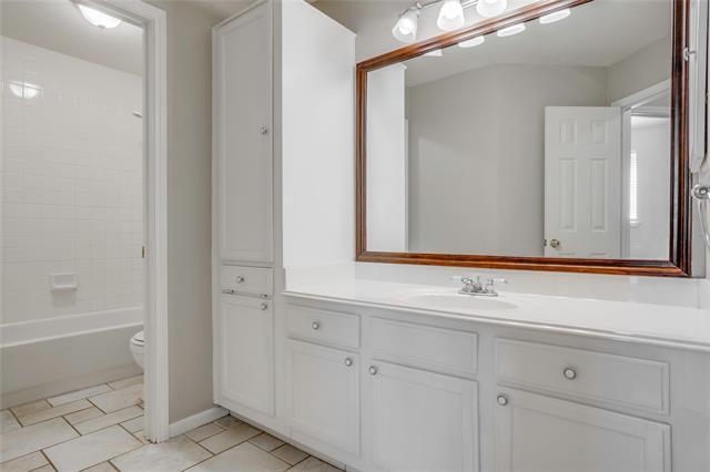 Building Photo - 2711 Summerwood