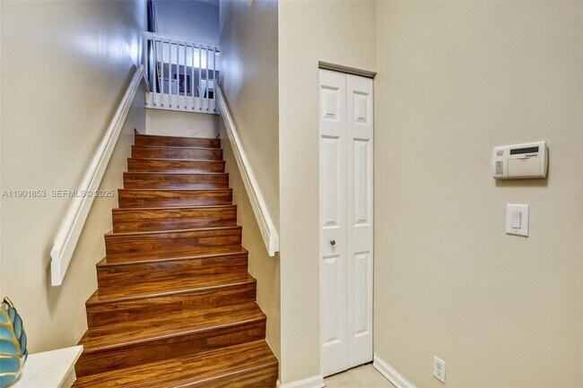 Building Photo - 1002 NW 105th Ave