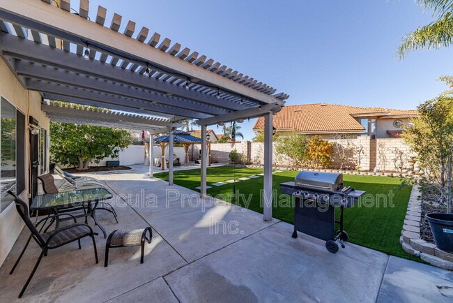 Building Photo - 30450 Summerside St