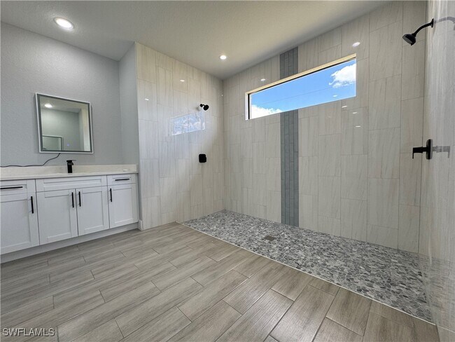 Building Photo - 2830 NW 46th Pl