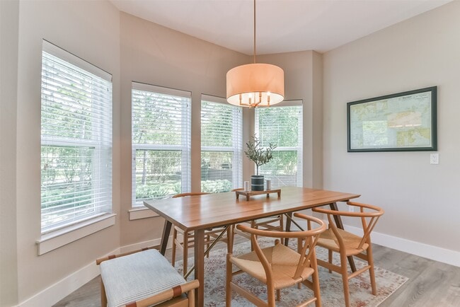 Building Photo - 1799 E Winn Ave