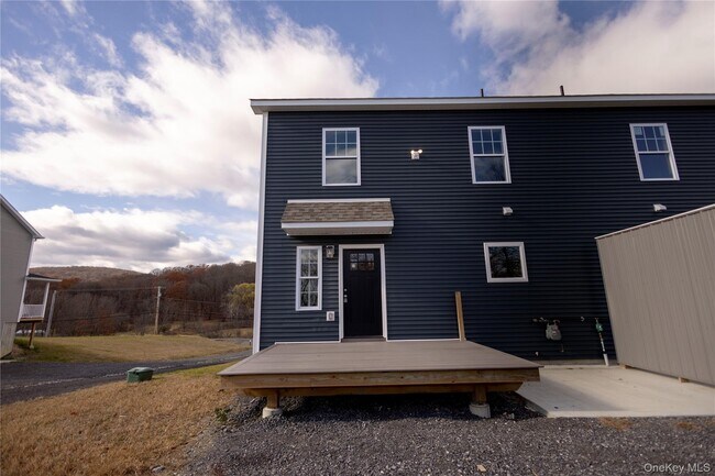 Building Photo - 104 North Rd