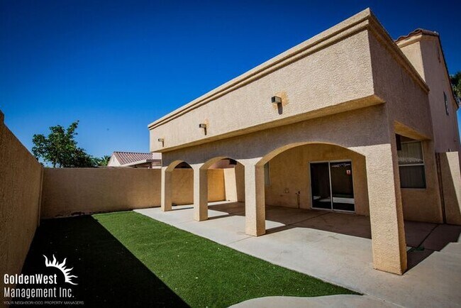Building Photo - Bright & Spacious 3Bdm 2.5Ba Home with Private Backyard in Las Vegas