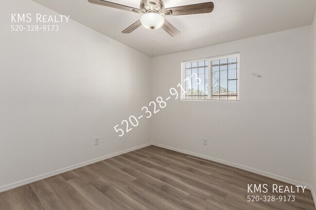 Building Photo - 260 N Melwood Ave