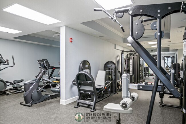 Building Photo - Welcome to San Marco Place!