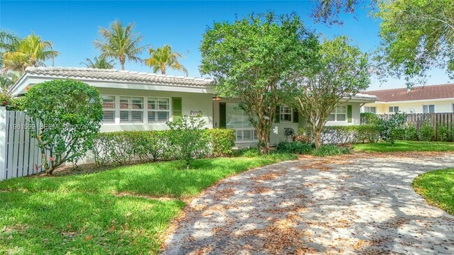 Building Photo - 2533 NE 21st Terrace