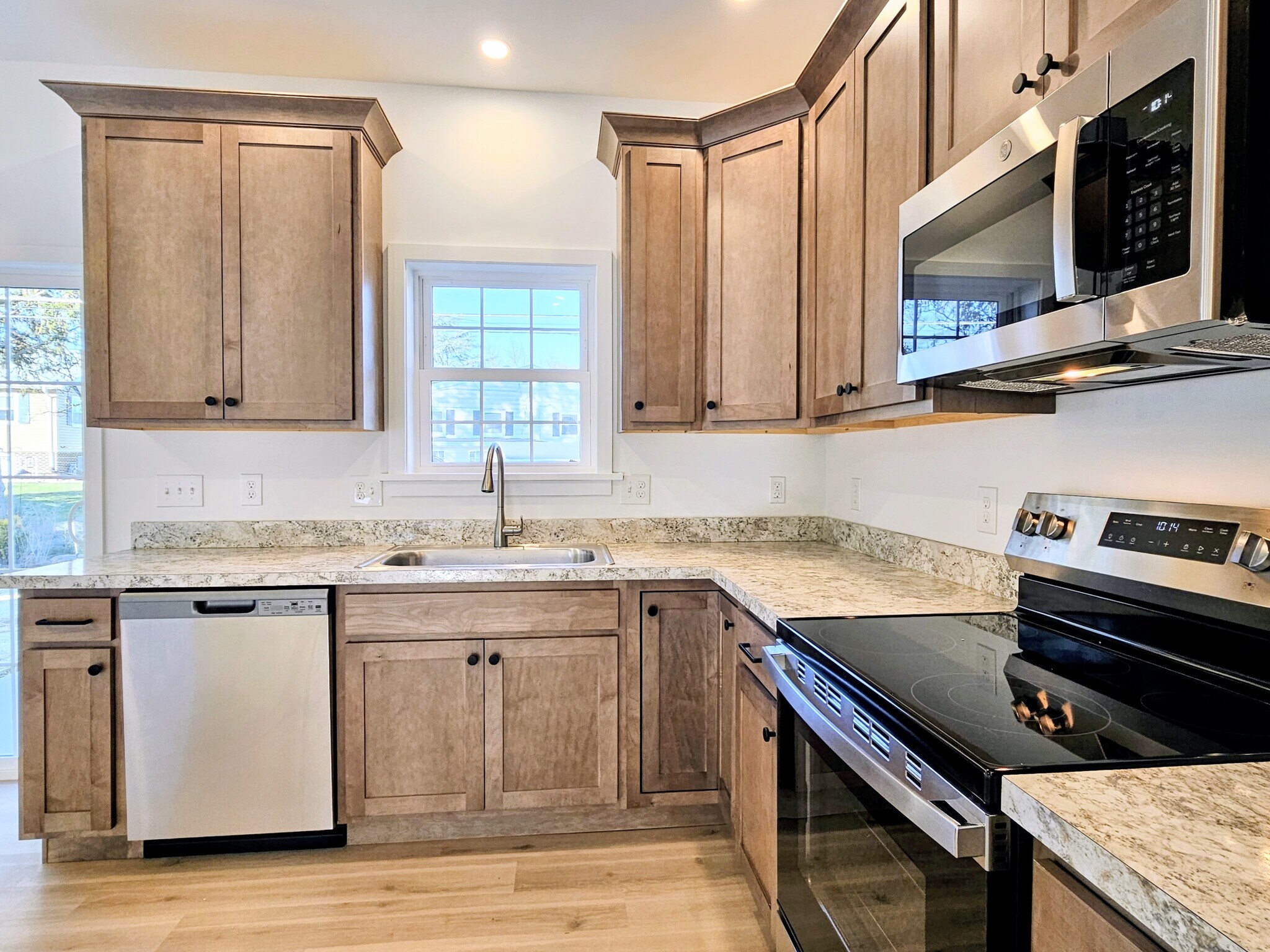 Building Photo - 108 Meadows Bnd