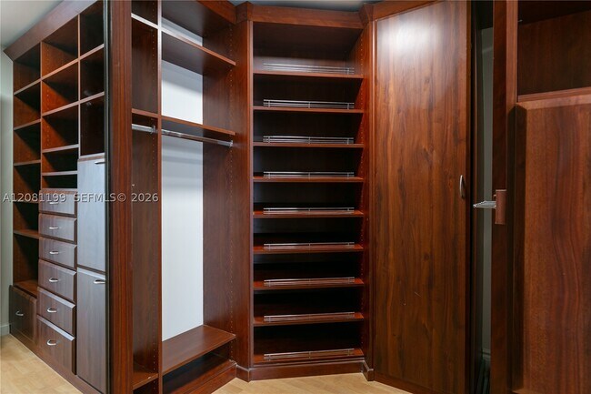 Building Photo - 21150 Point LPH 2902