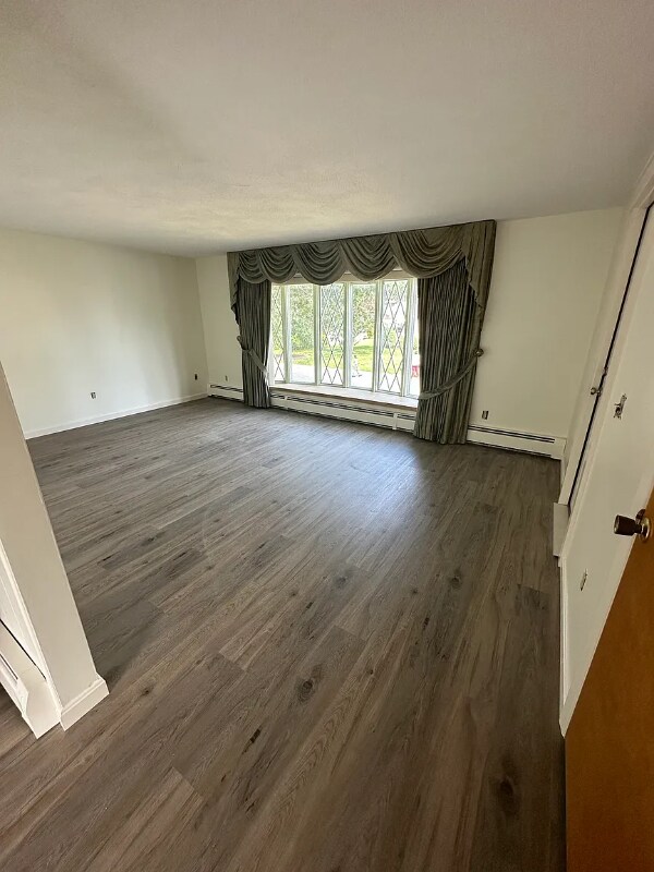 Building Photo - 253 Elm St