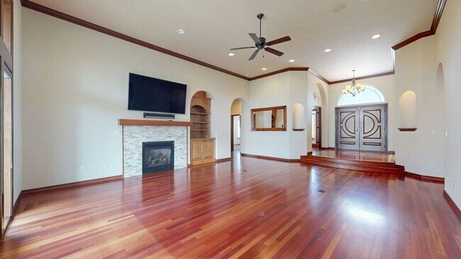 Building Photo - 464 Sundance Dr