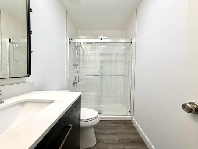 Building Photo - 413 N Cypress Dr