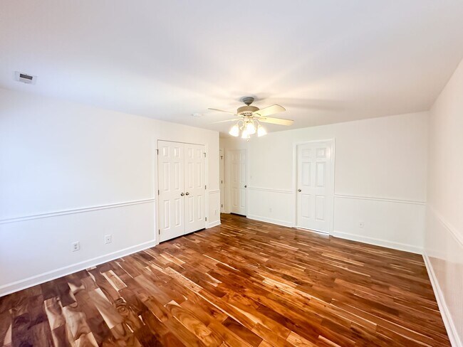 Building Photo - Cozy Oasis in Wake Forest!