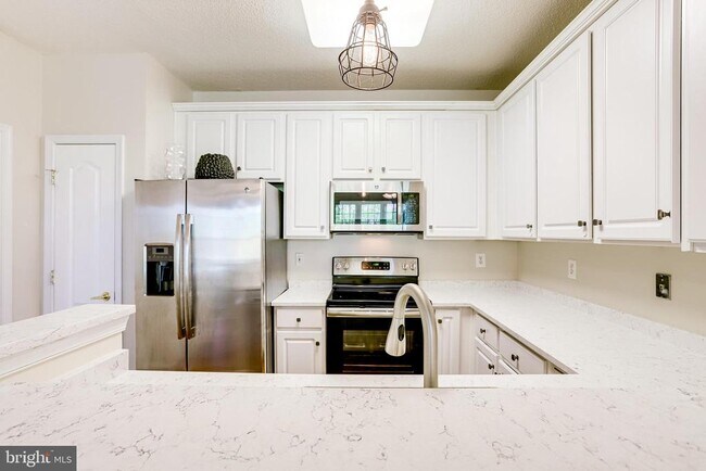 Building Photo - 12190 Abington Hall Pl