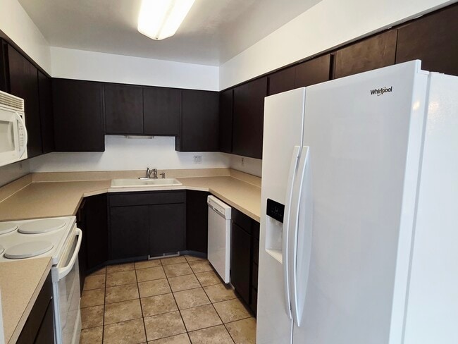 Building Photo - 1968 E 5850 S