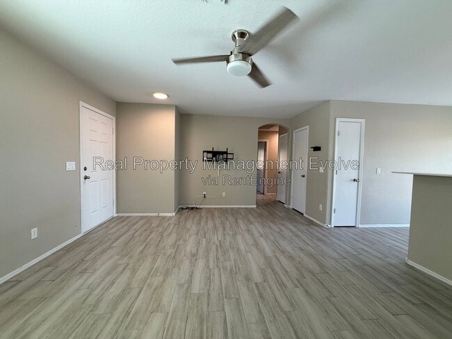 Building Photo - 7105 S 251st Dr