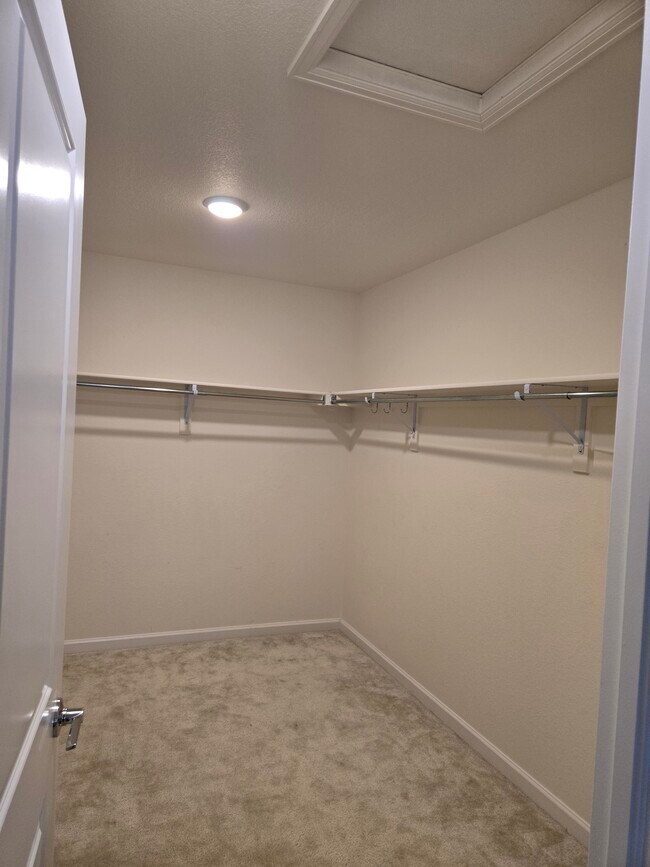 Building Photo - 16806 E 118th Dr