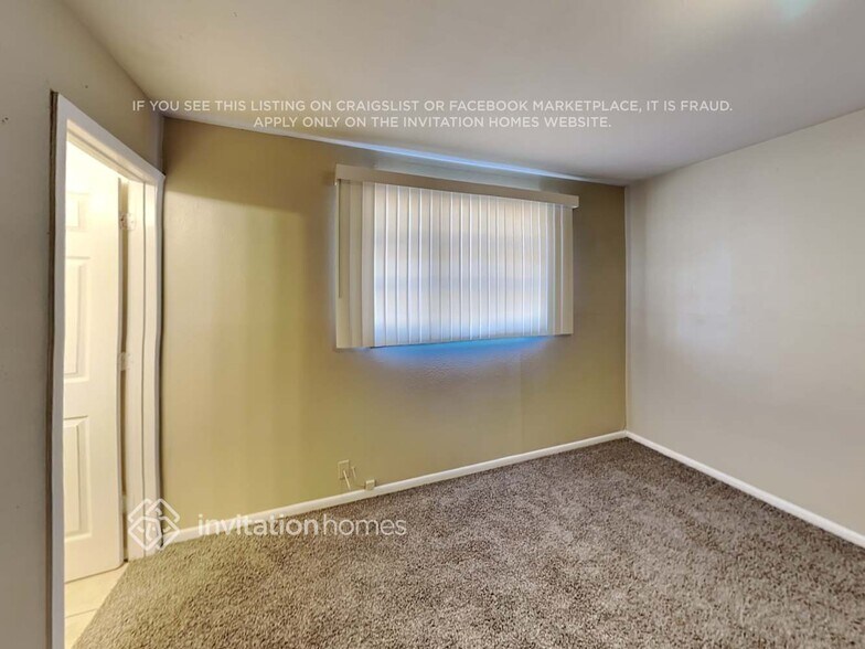 Building Photo - 5012 W McLellan Rd