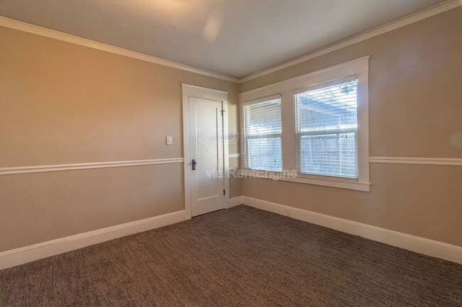 Building Photo - 635 Argonaut St