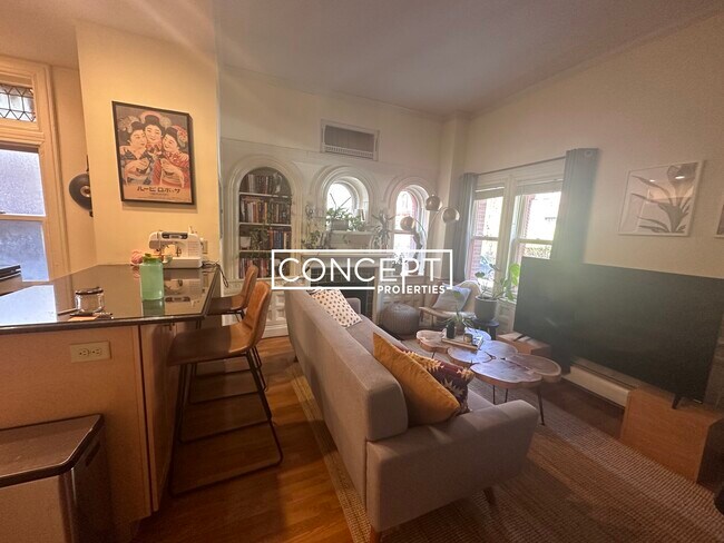 Primary Photo - 195 Commonwealth Ave